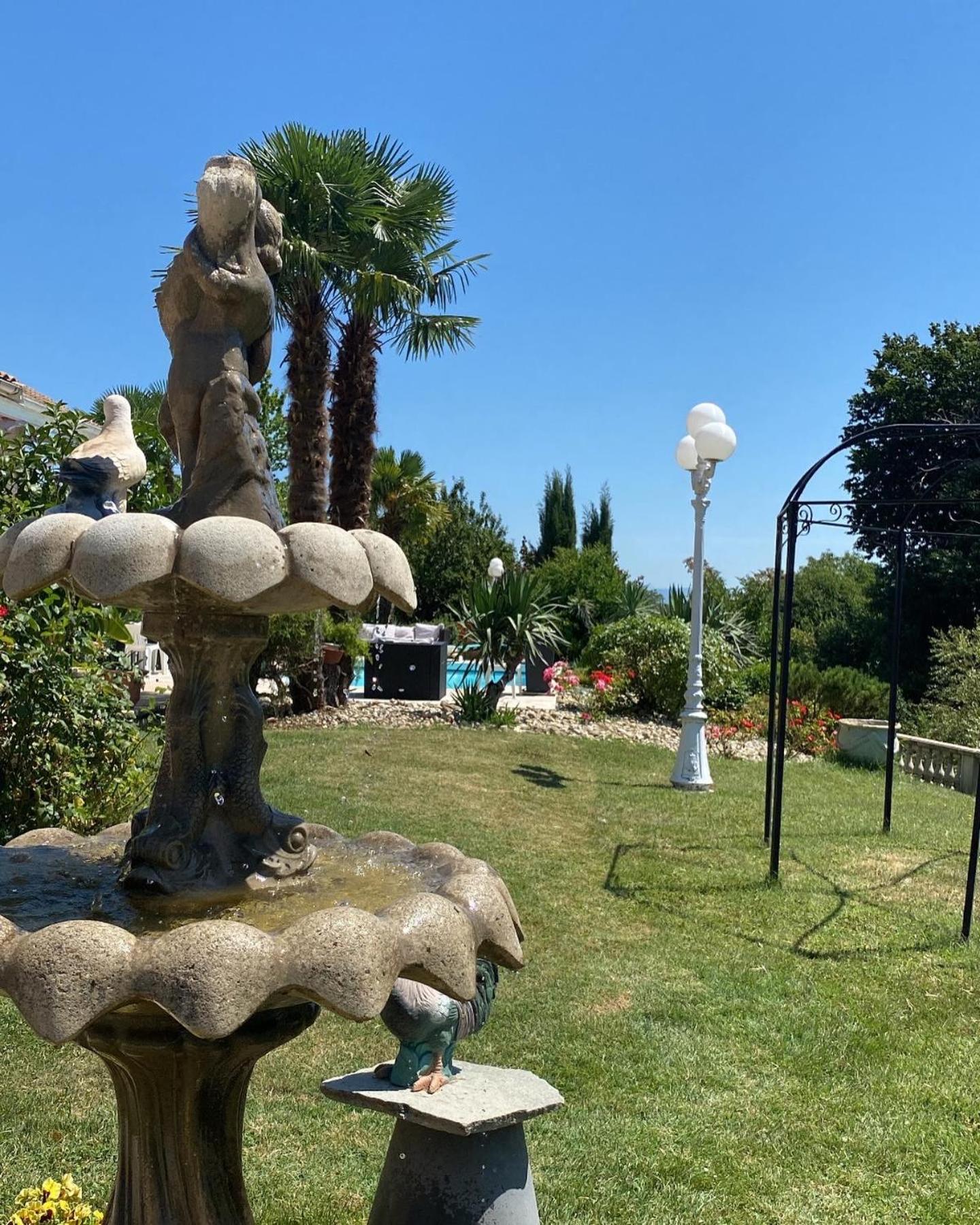 Saint-Didier-de-la-TourDomaine De La Provencale住宿加早餐旅馆 外观 照片